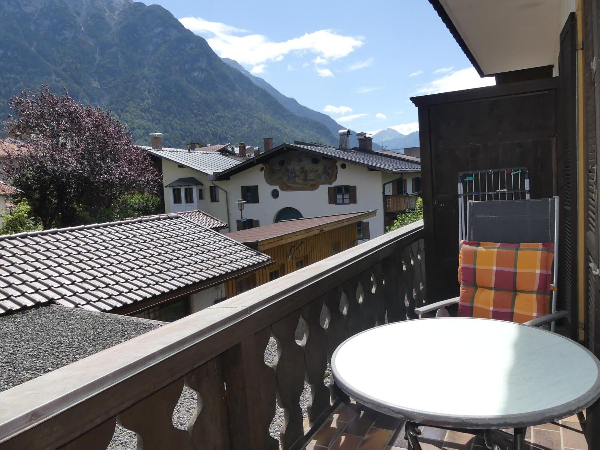 Haus Spornitz Ferienwohnung Mittenwald Bagian luar foto