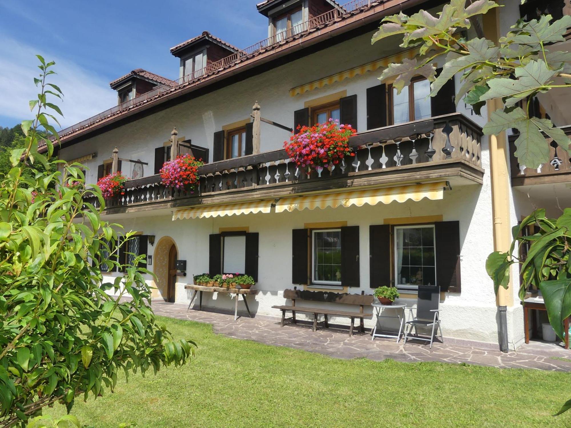 Haus Spornitz Ferienwohnung Mittenwald Bagian luar foto